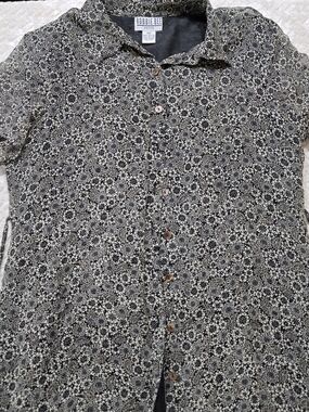 Robbie Bee Black and Cream Floral Button-Down Shirt